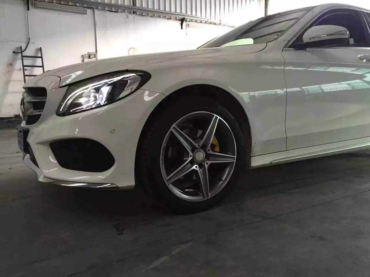 奔馳 裝原裝 18寸 AMG ，效果真好