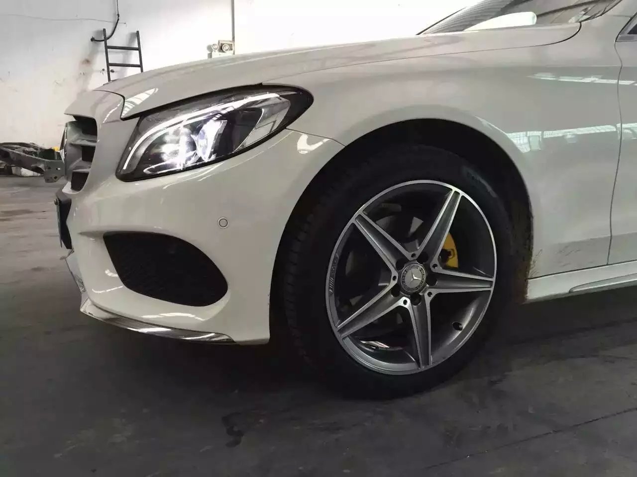 奔馳 裝原裝 18寸 AMG ，效果真好