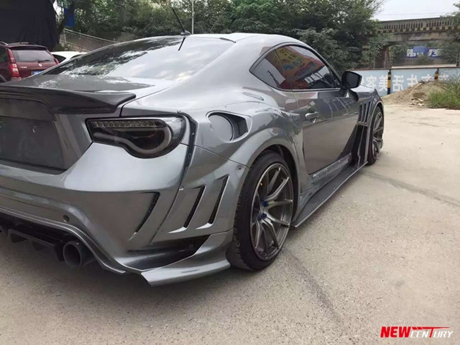 豐田GT86改裝VARIS寬體套件 86改裝前杠后包圍