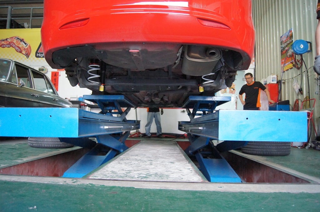 現(xiàn)代朗動(dòng)來廠安裝DGR道路版避震器