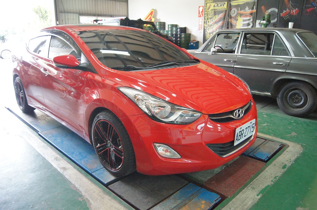 現(xiàn)代朗動(dòng)來廠安裝DGR道路版避震器