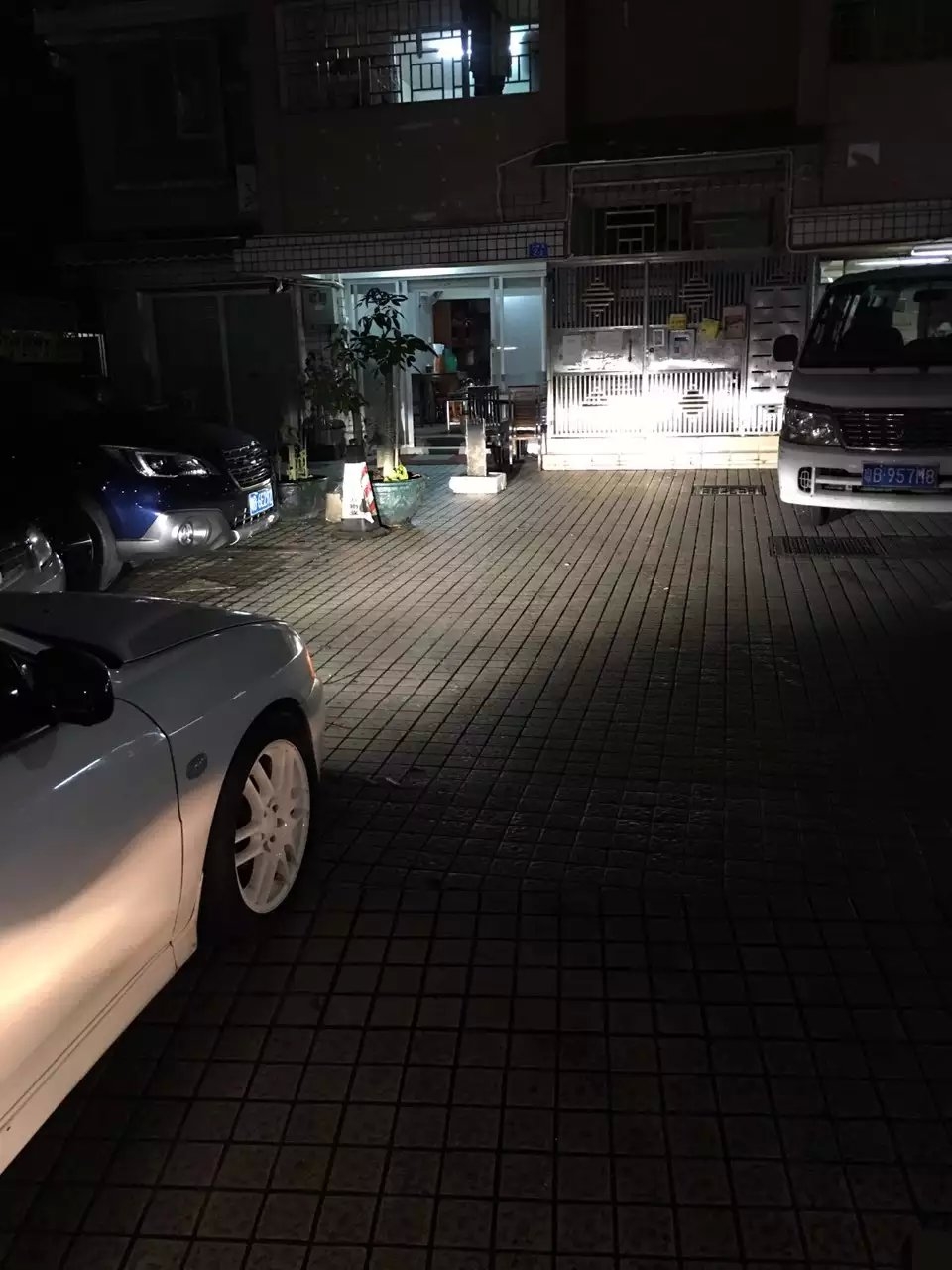 三菱菱帥大燈改裝4個(gè)海拉5透鏡