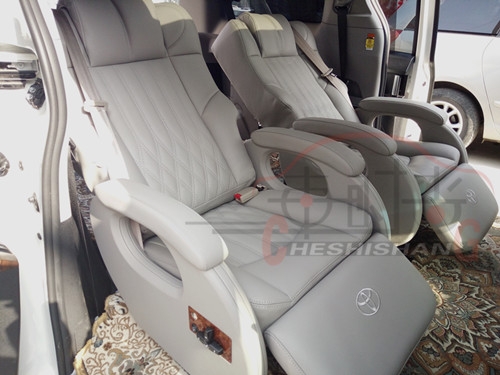 鄭州豐田塞納商務(wù)車(chē)內(nèi)飾改裝/鄭州航空座椅改裝