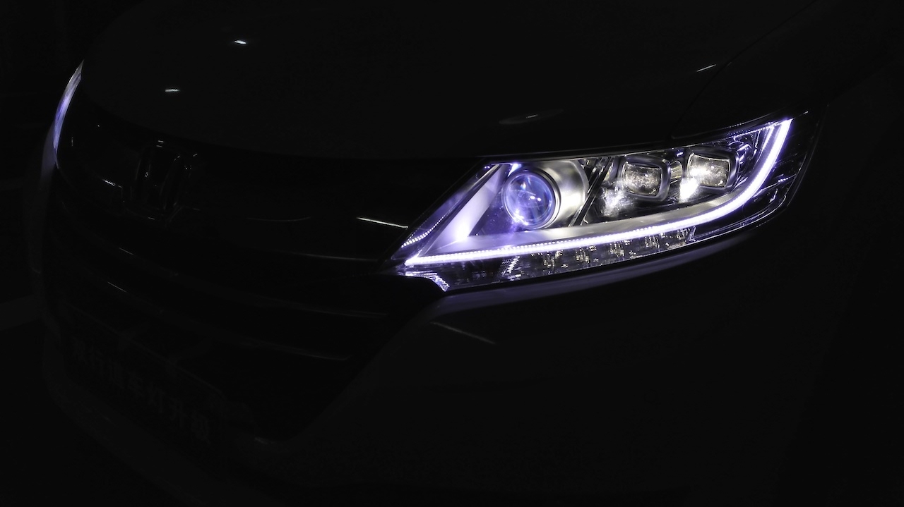 南寧雙行道車燈改裝-全新奧德賽LED大燈升級(jí)海拉5