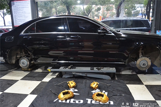 奔馳S320L改裝S65包圍，卡鉗噴漆 --湖南長(zhǎng)沙專業(yè)奔馳改裝