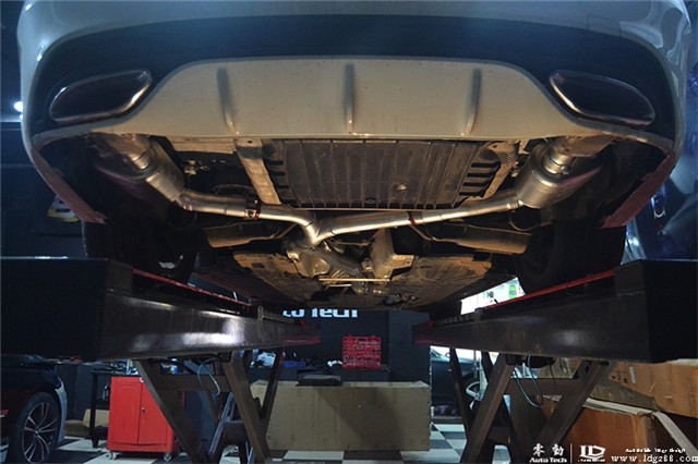 奔驰C200改装repose阀门排气，碳纤维尾翼，拉花--湖南长沙专业奔驰改装