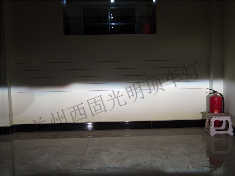 蘭州光明頂車燈--因?yàn)閷Ｗ?所以專業(yè)       奧迪A8L     升級(jí)海拉5   日間行車燈