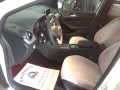 奔馳B200內(nèi)飾座套效果圖