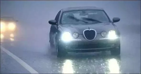 【武漢松杉汽車音響改裝店】？冬天開(kāi)車這些“錯(cuò)誤”竟然都是對(duì)的