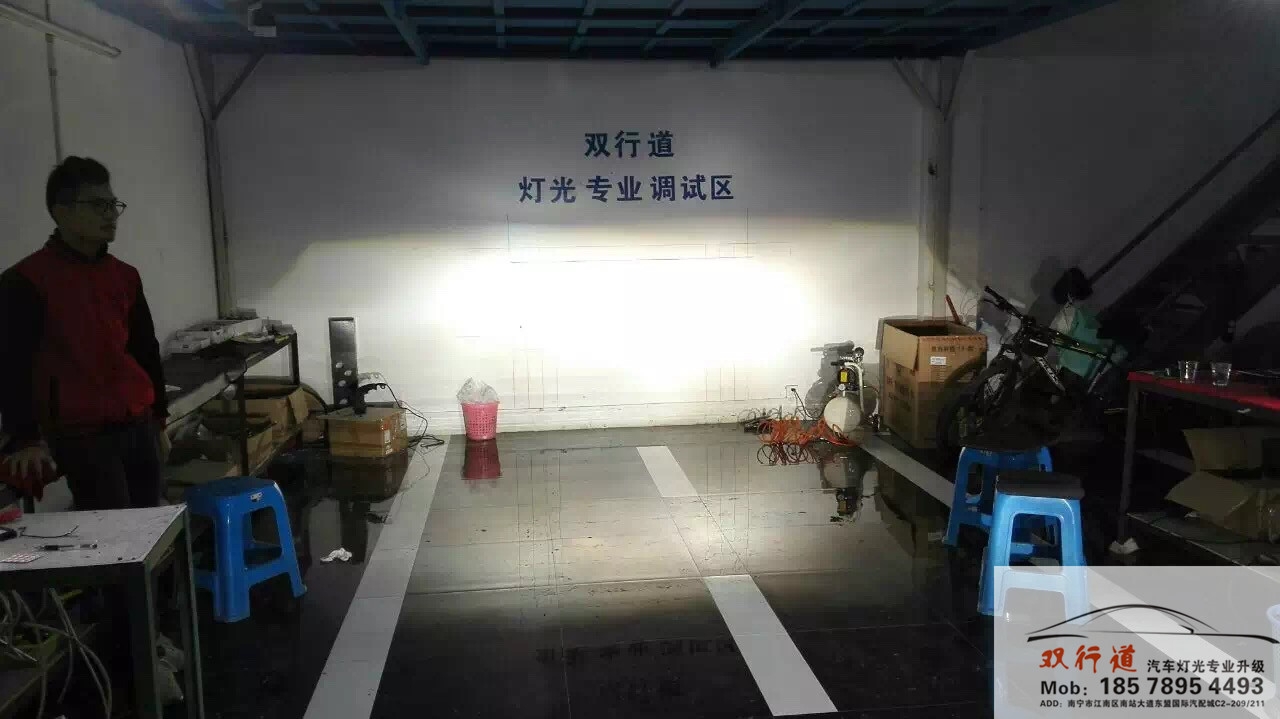 南寧雙行道車燈改裝-JEEP牧馬人改裝霧燈雙光透鏡