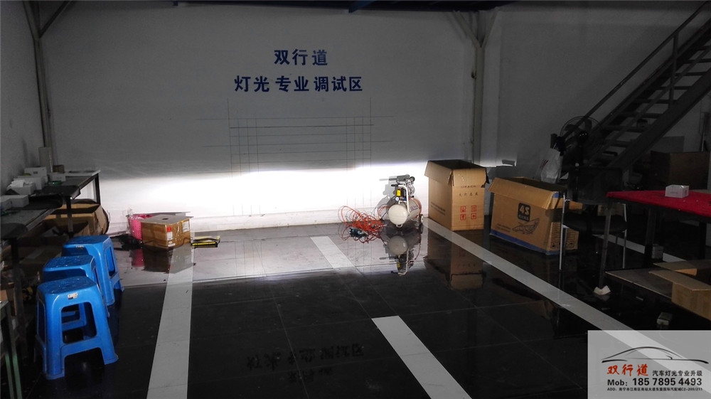 南寧雙行道車燈改裝-寶馬1系升級巖崎海拉5套裝