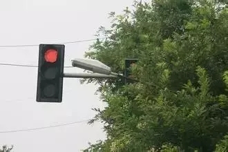 【武漢松杉汽車音響改裝店知識(shí)講堂】開車時(shí)，一定要注意這幾個(gè)錯(cuò)覺