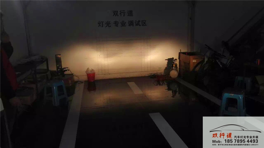 南寧雙行道車燈改裝-天籟升級(jí)巖崎海拉5雙光透鏡
