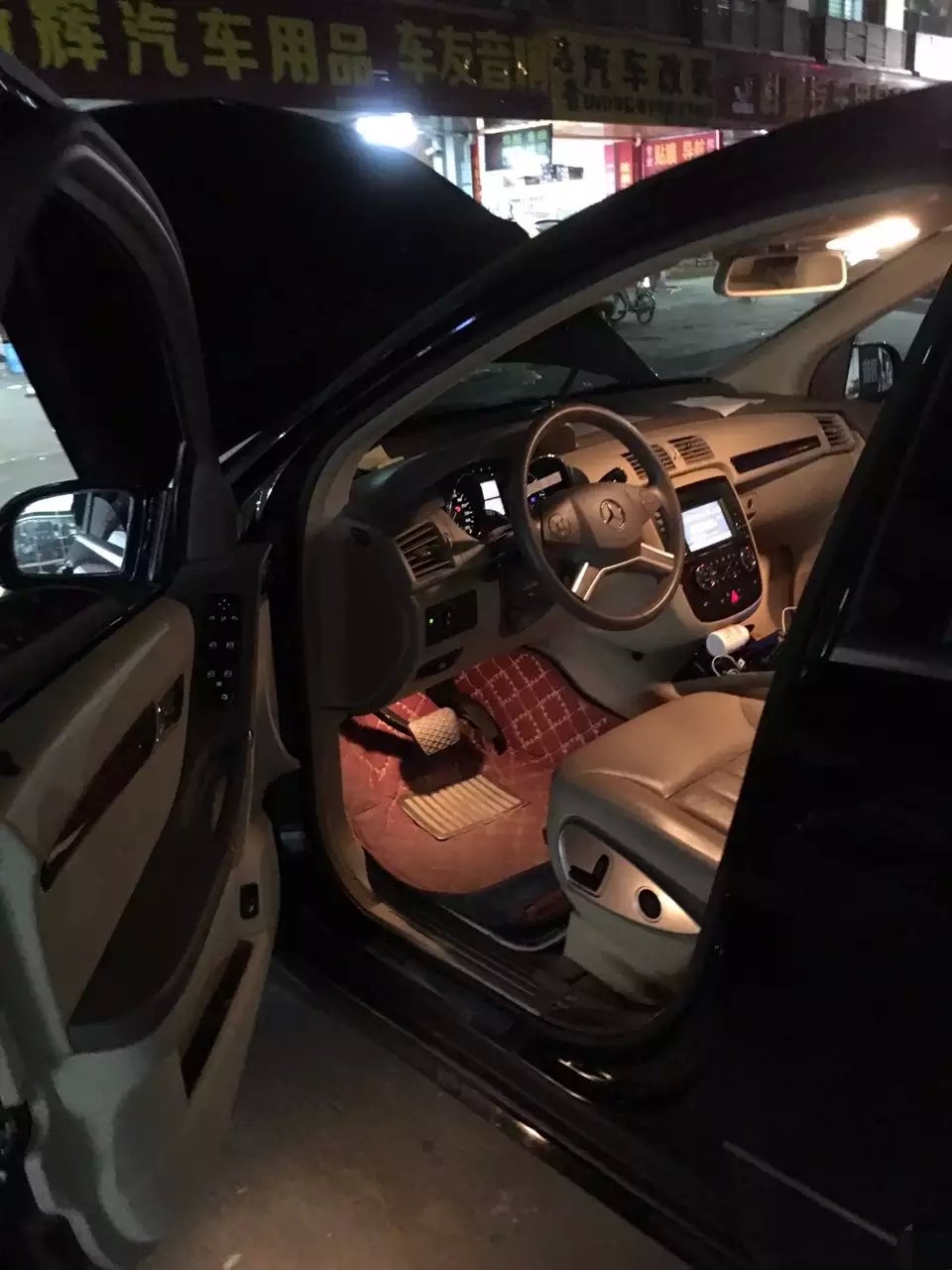 奔馳r350燈光升級(jí)德國海拉5透鏡