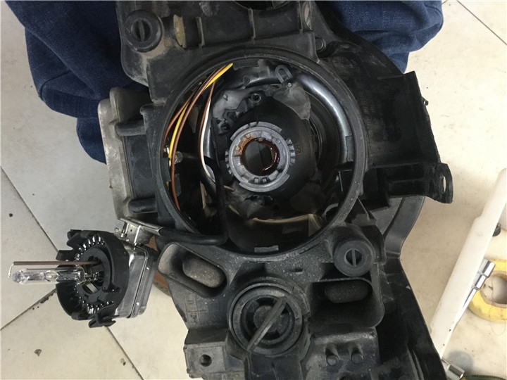 捷豹XF汽車大燈改裝氙氣燈海拉三雙光透鏡