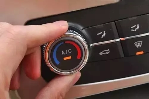 【武漢松杉汽車音響改裝店】停車后這5個動作分分鐘毀電池！