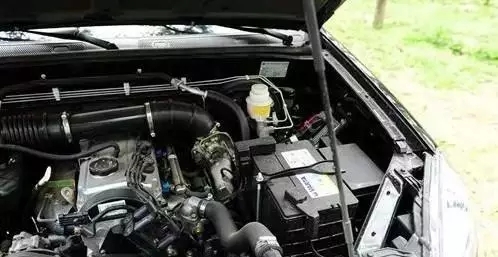 【武漢松杉汽車音響改裝店】停車后這5個動作分分鐘毀電池！