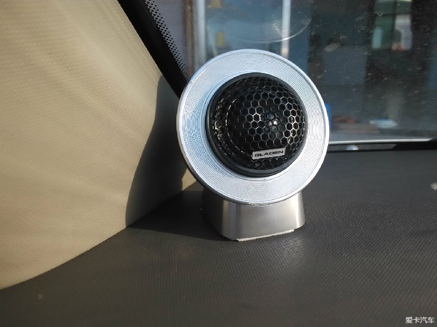 威海志遠(yuǎn)汽車音響改裝  江淮和悅RS安裝德國(guó)古登和美國(guó)駭客