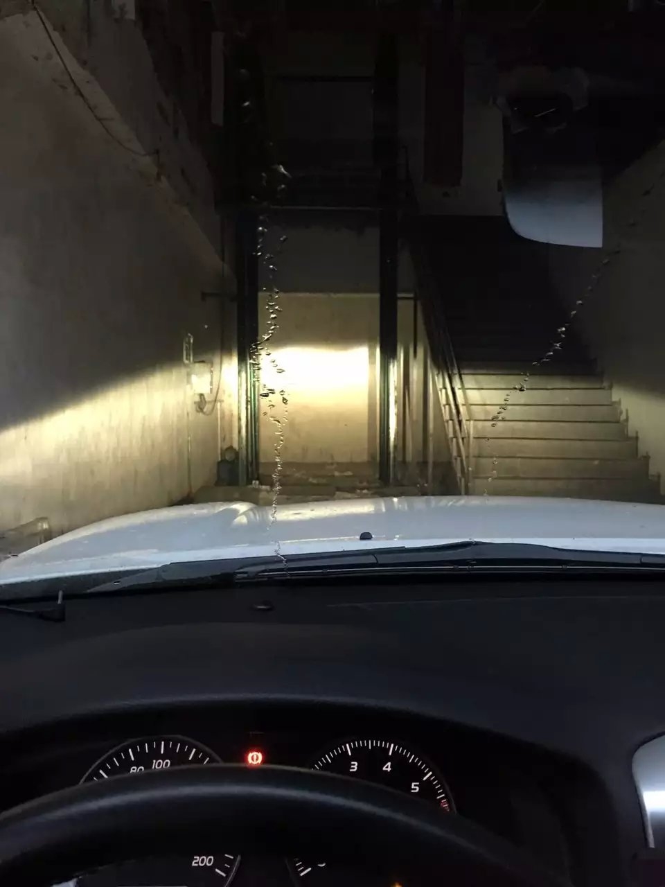 霸道燈光升級德國海拉5透鏡