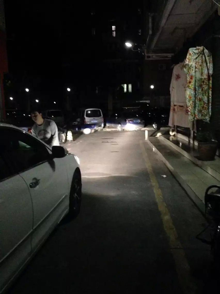 凱美瑞改裝雙色日行燈+q5透鏡+4300k氙氣大燈