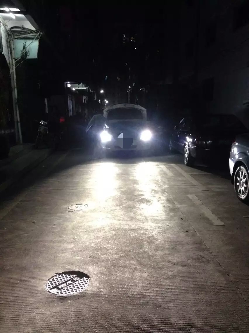 凱美瑞改裝雙色日行燈+q5透鏡+4300k氙氣大燈