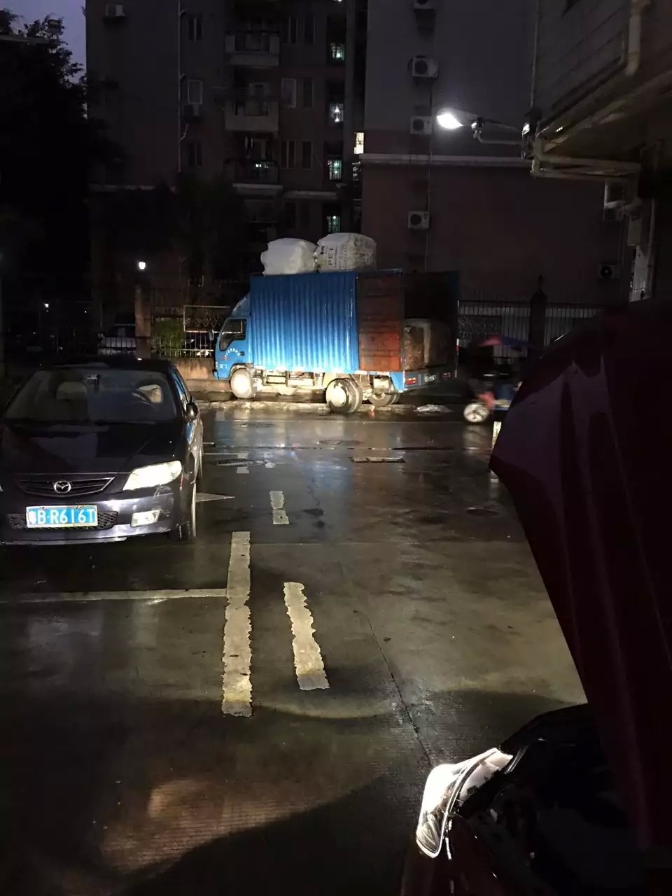 新馬自達(dá)3燈光升級(jí)q5雙光透鏡    深圳光速車(chē)改改燈