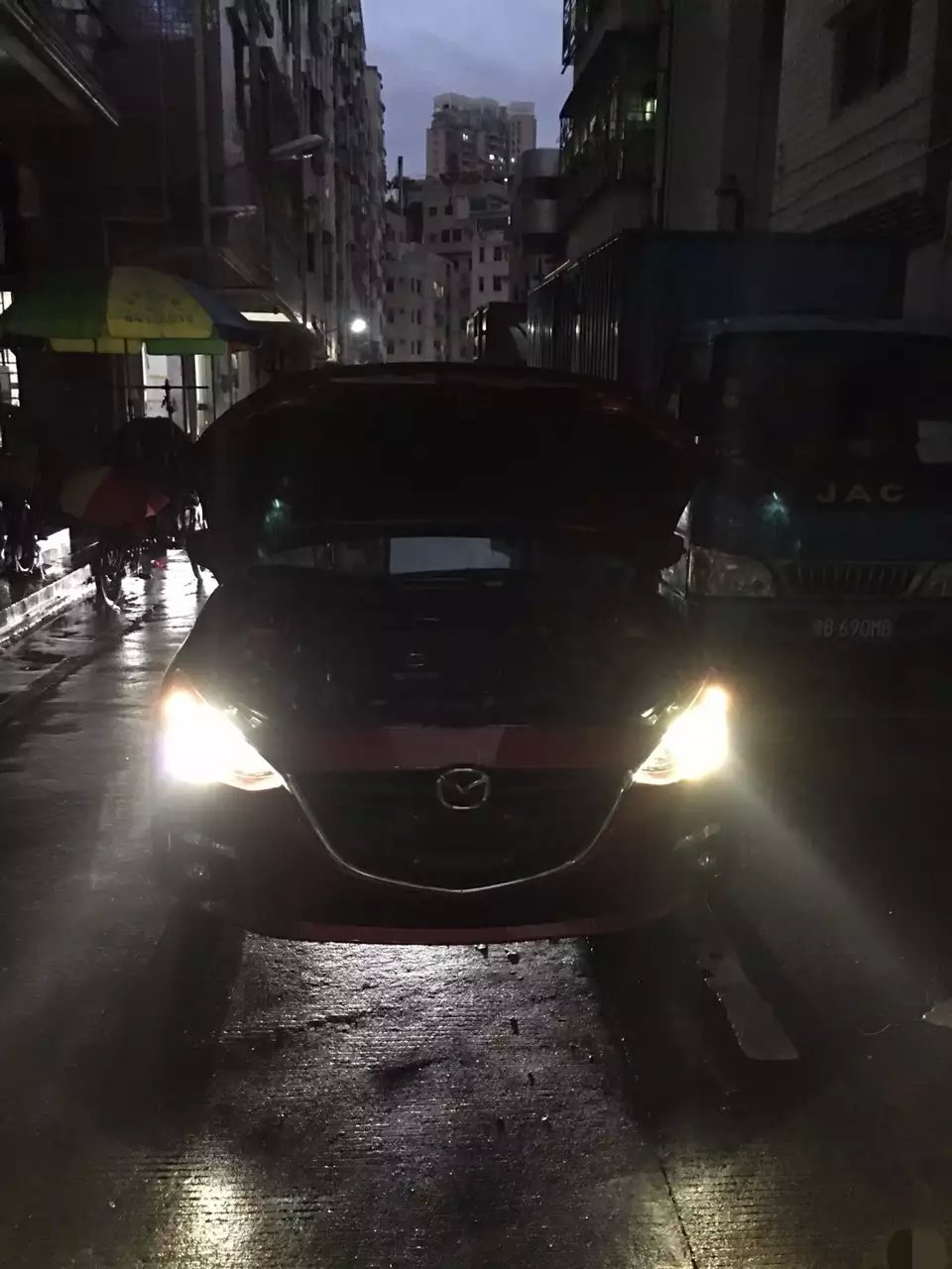 新馬自達(dá)3燈光升級(jí)q5雙光透鏡    深圳光速車(chē)改改燈