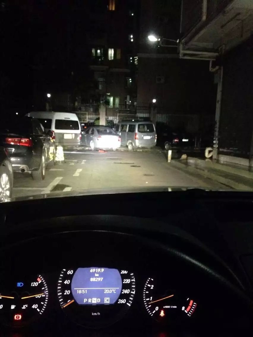 奔馳c大燈改裝q5透鏡     深圳光速車改改燈