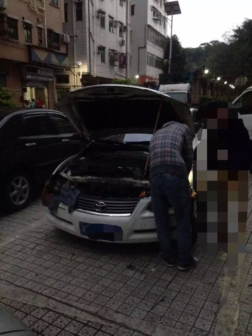 老銳志燈光升級(jí):霧燈專用雙光透鏡   深圳光速車改改燈