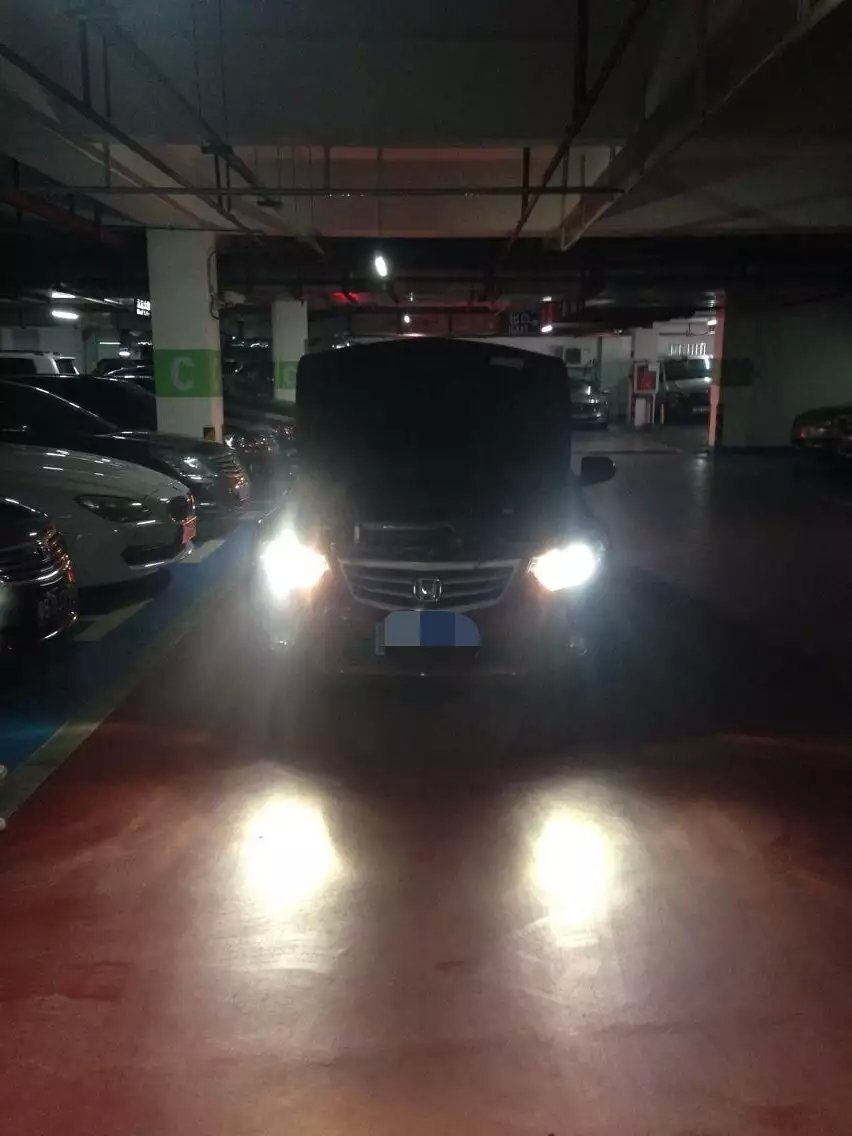 思鉑銳燈光升級德國海拉5透鏡    深圳光速車改改燈