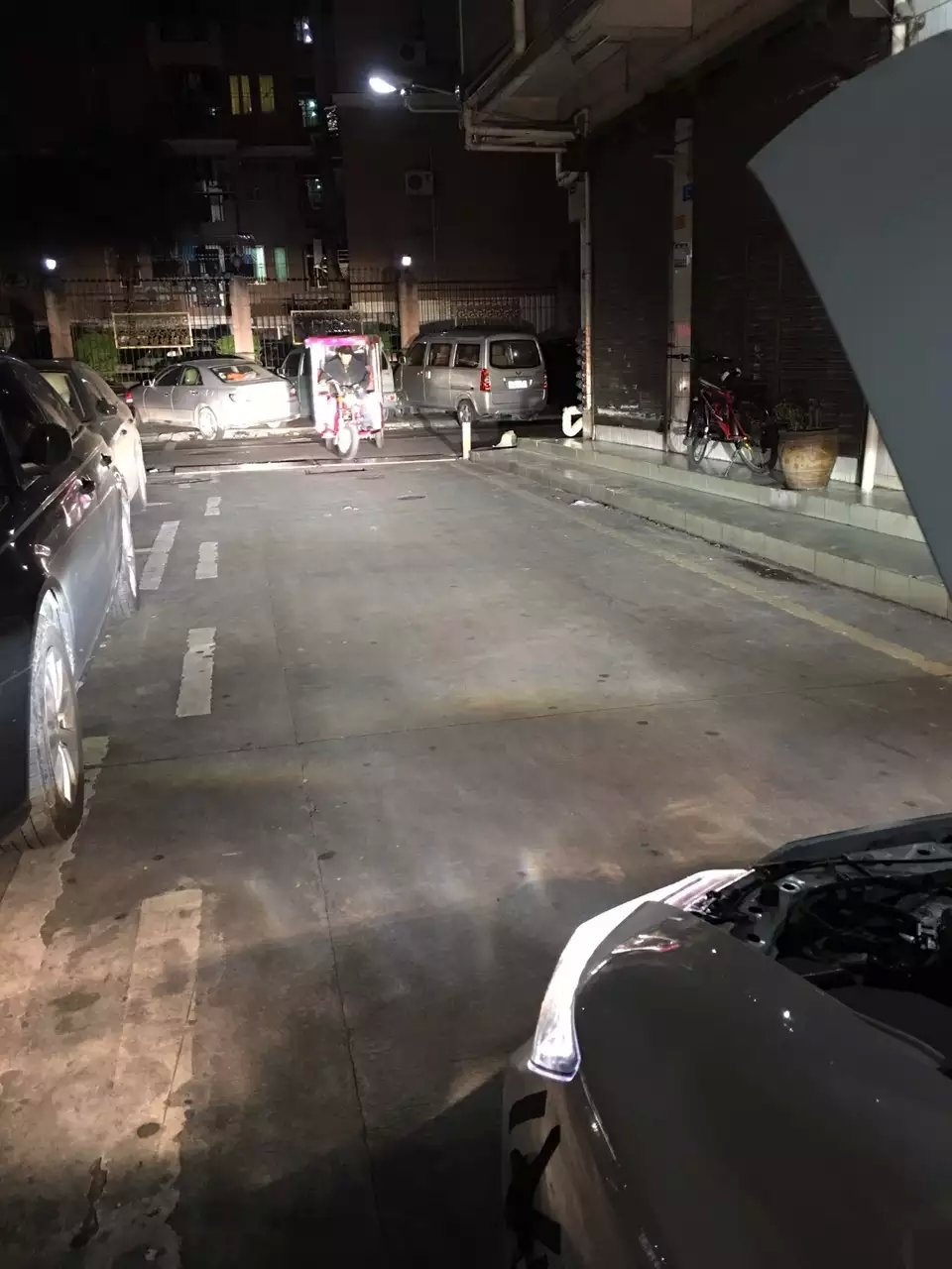 新思域燈光升級德國海拉5透鏡    深圳光速車改改燈