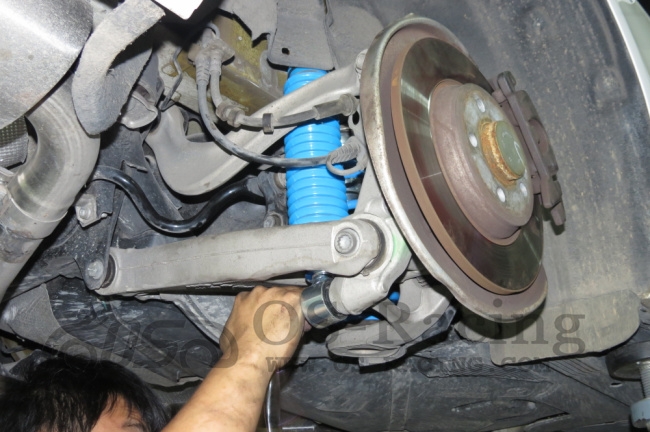奧迪A4 升級(jí)德國(guó)bilstein B16避震套裝