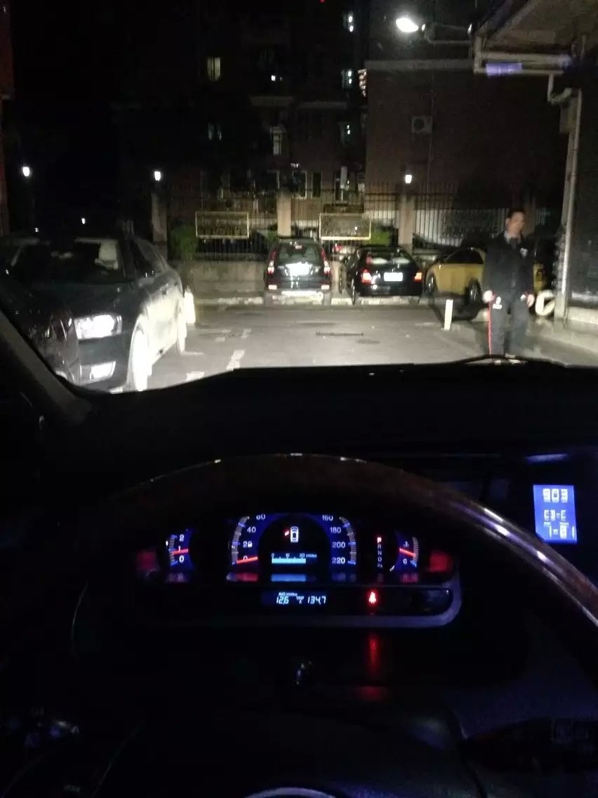 歐德賽燈光升級德國海拉透鏡    深圳光速車改改燈
