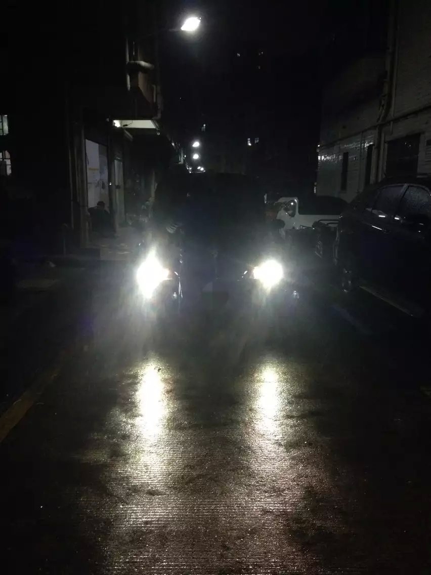 奧德賽燈光2小時(shí)速度完工改裝q5透鏡    深圳光速車改改燈