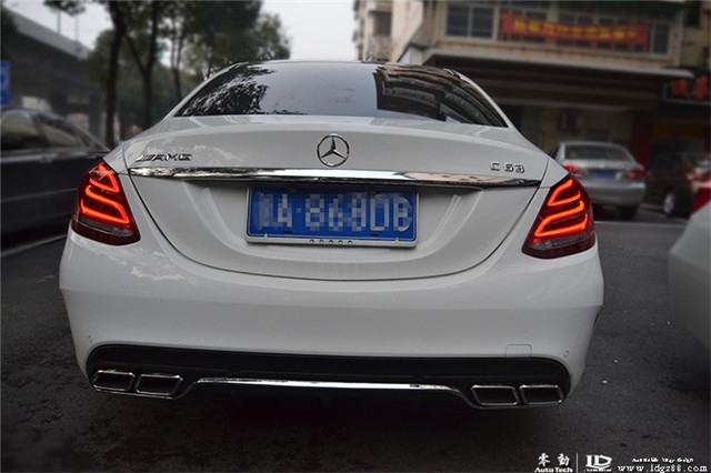 奔馳C300改裝中網(wǎng) AMG尾嘴 后唇--湖南長沙專業(yè)奔馳改裝