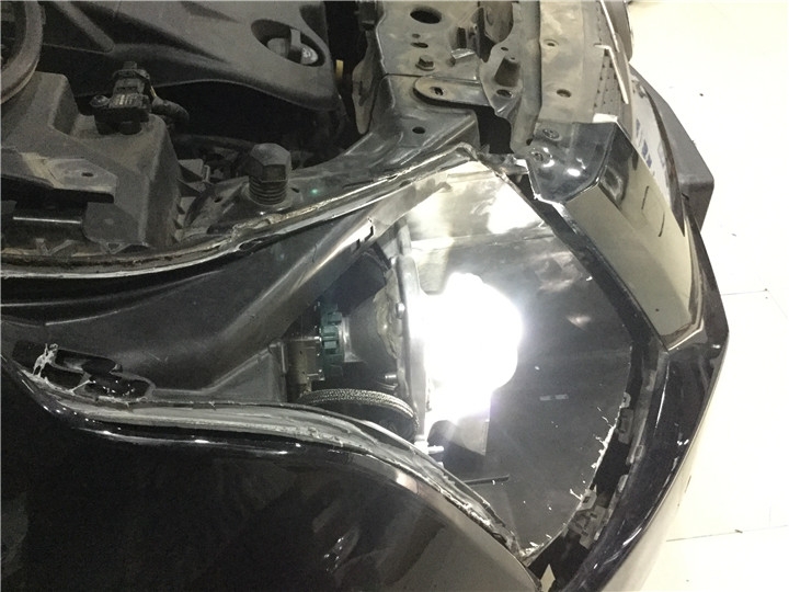 凱迪拉克SRX車燈改裝氙氣燈海拉雙光透鏡與眾不同