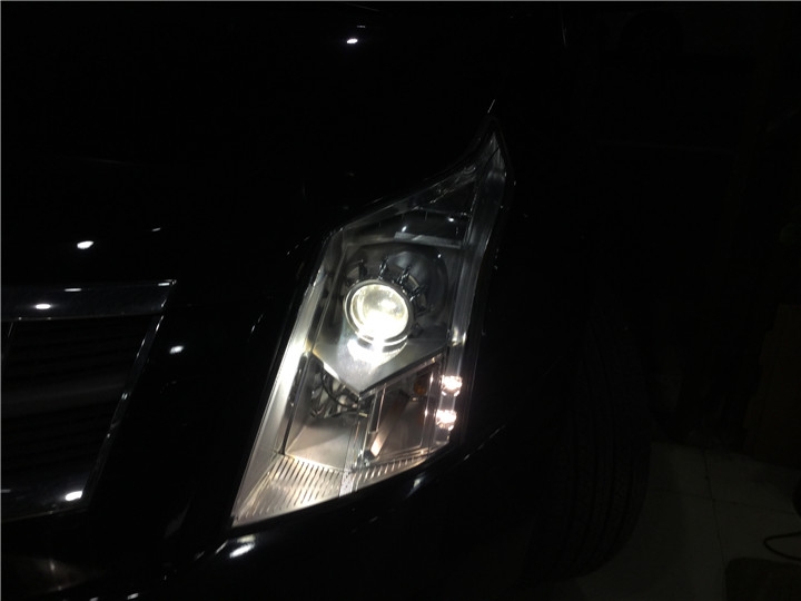 凱迪拉克SRX車燈改裝氙氣燈海拉雙光透鏡與眾不同