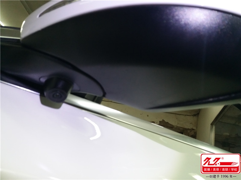 【360度全景安全行車/泊車輔助記錄系統(tǒng)】奔馳C200L