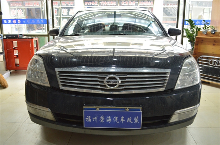 福州日產(chǎn)天籟車燈改裝氙氣燈Q5雙光透鏡