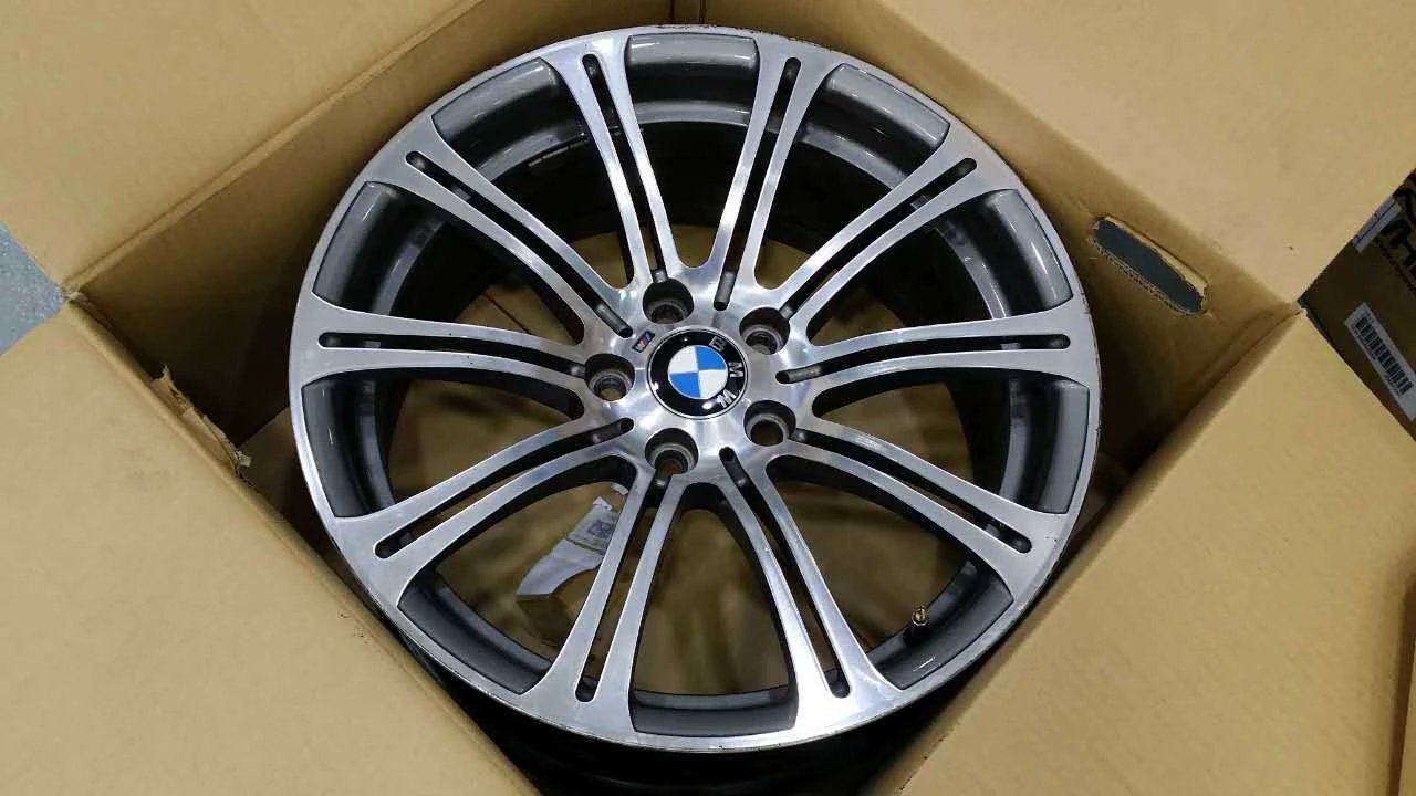 寶馬 原裝 E92 M3．19寸