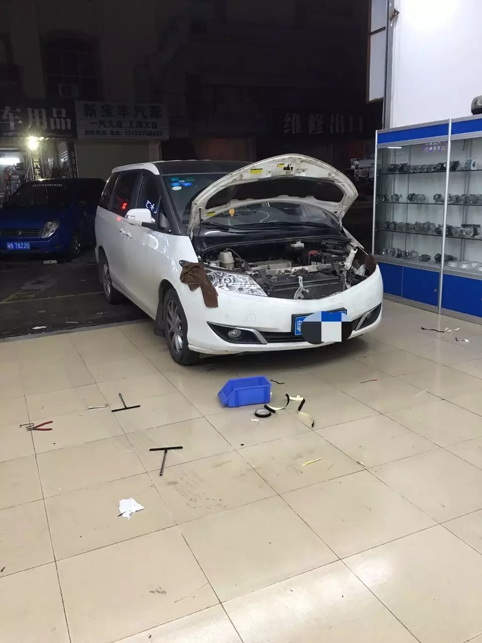 比亞迪款大霸道改裝q5透鏡+雪萊特氙燈泡  深圳光速車改改燈
