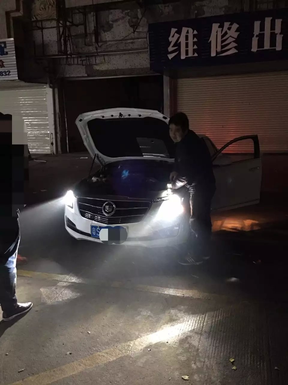 凱迪拉克ats改海拉3雙光透鏡     深圳光速車改改燈