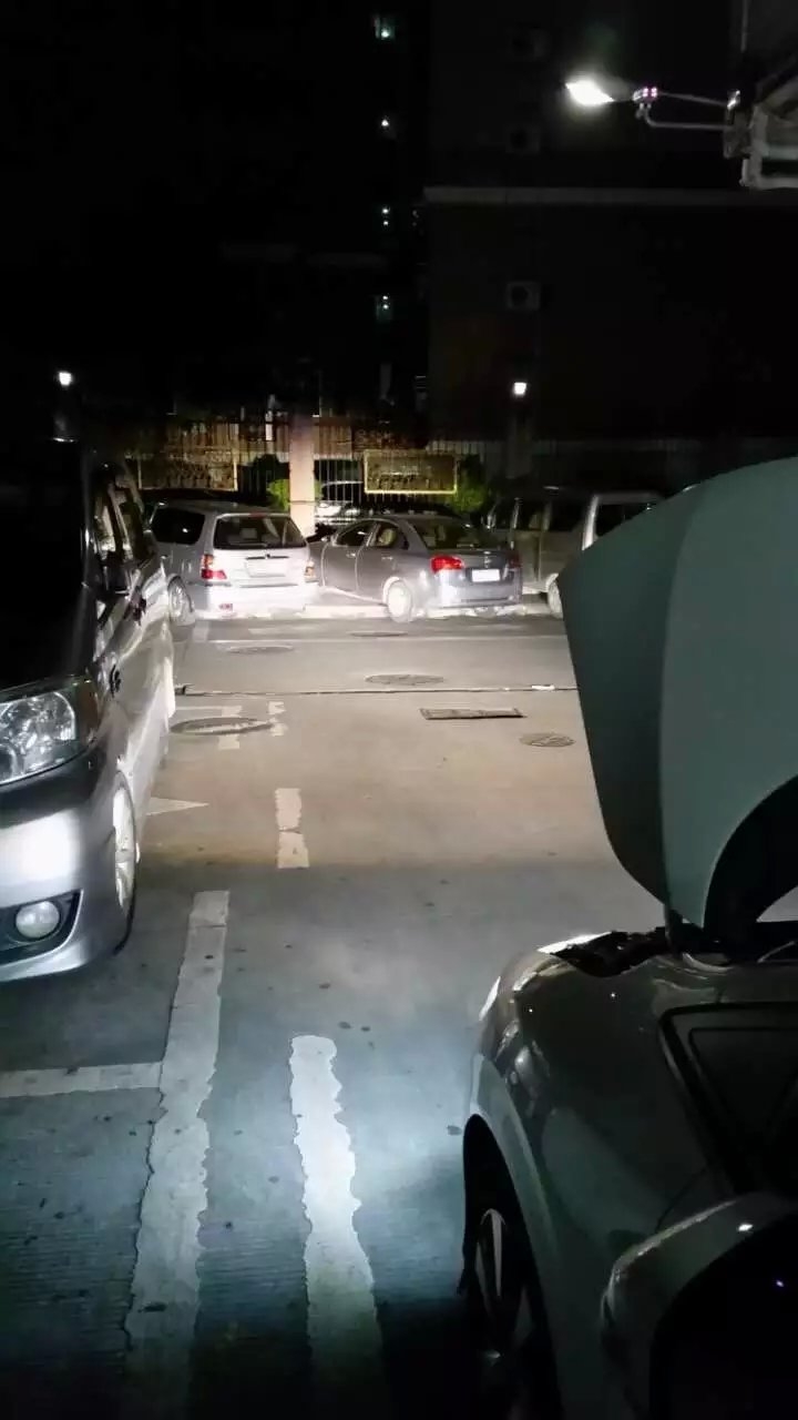 本田杰德燈光升級(jí)德國(guó)海拉5透鏡    深圳光速車改改燈