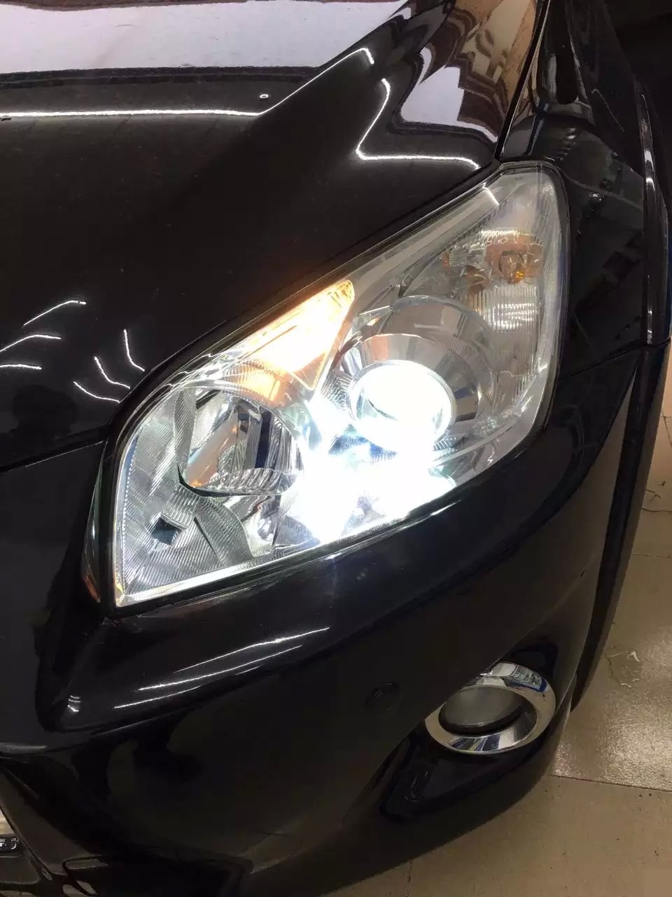 本田rv4燈光升級(jí)q5透鏡    深圳光速車改改燈