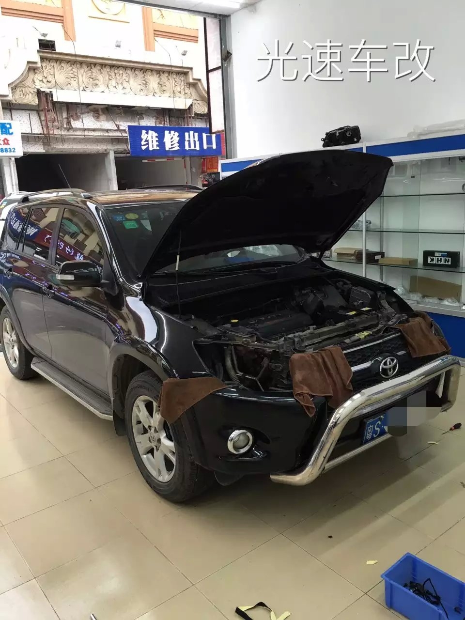 本田rv4燈光升級(jí)q5透鏡    深圳光速車改改燈
