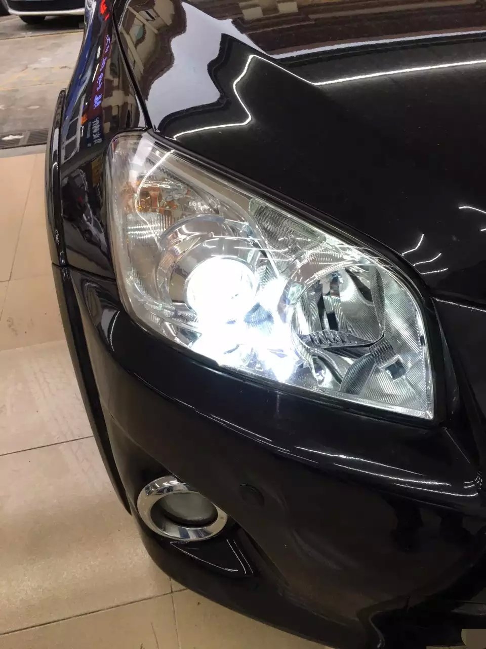 本田rv4燈光升級(jí)q5透鏡    深圳光速車改改燈