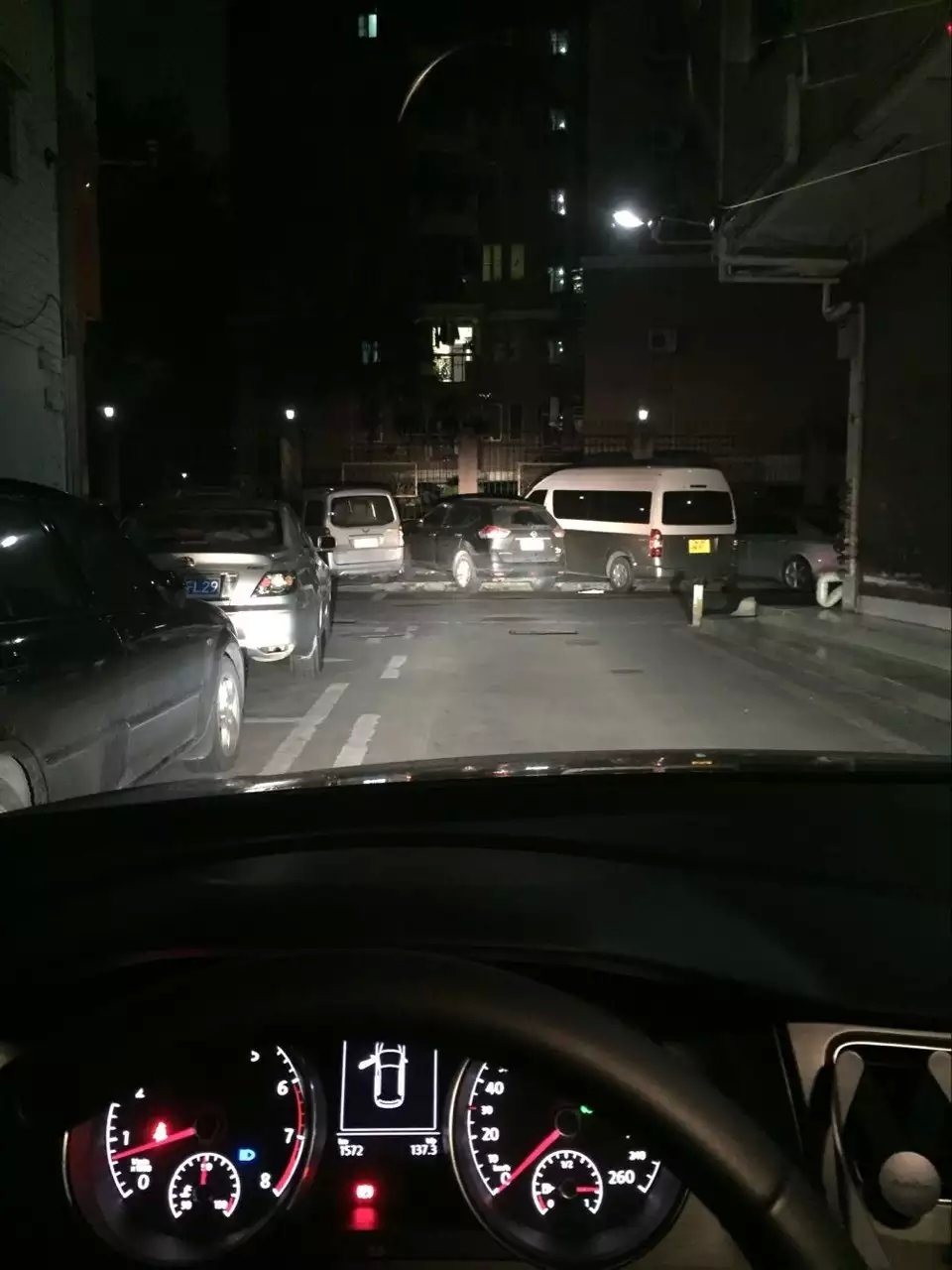 高爾夫7燈光升級(jí)q5透鏡    深圳光速車(chē)改改燈