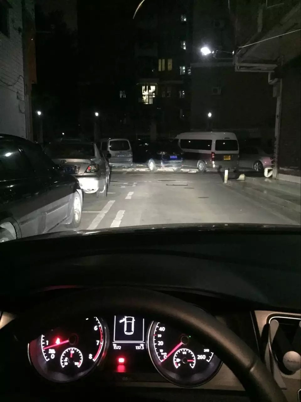 高爾夫7燈光升級(jí)q5透鏡    深圳光速車(chē)改改燈