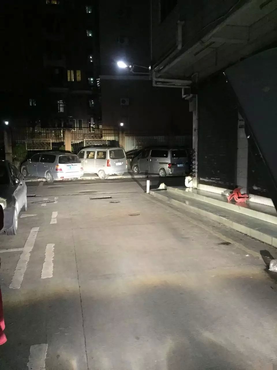 寶馬m3燈光升級德國海拉5雙光透鏡    深圳光速車改改燈