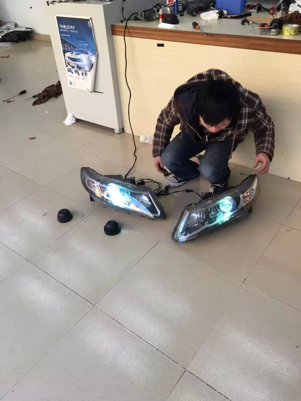 歐德賽車燈升級(jí)q5雙光透鏡     深圳光速車改改燈